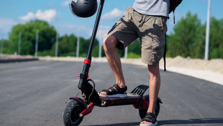 Mai mult de 130 de accidente cu trotinete electrice în acest an. Mersul în tandem și pe trotuar, interzis 1 video peste 130 de accidente pe trotinete electrice de la inceputul anului mersul in tandem si pe trotuar interzise 6841407dd694d