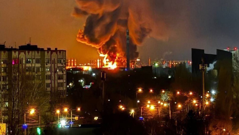 Rafinăria Engels din Rusia, mistuită de flăcări în urma unui atac cu drone în zona Saratov 1 video rafinaria de petrol engels din rusia in flacari dupa un atac cu drone in regiunea saratov 6842b4e98886c