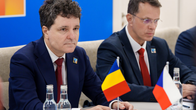 România își va spori bugetul pentru apărare. Nicușor Dan: „Prin sacrificii, vom crește aceste cheltuieli. Orice este preferabil față de război.” 1 video romania va aloca mai mult pentru aparare nicusor dan cu sacrificii crestem aceste cheltuieli orice e mai bun decat razboiul 685c1861f1271