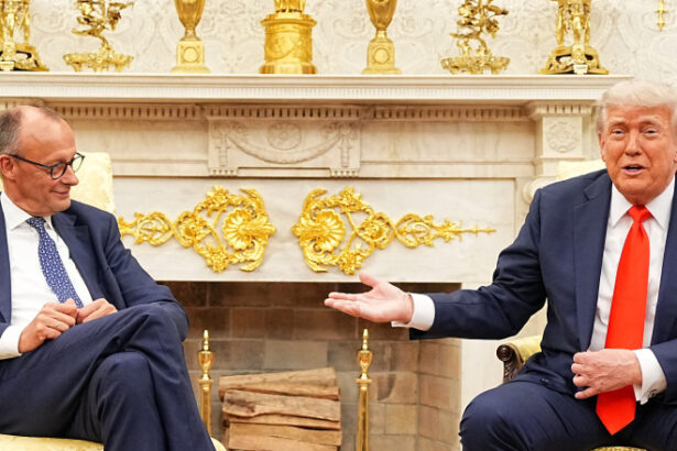 video trump a ras dupa ce cancelarul german merz i a amintit ca azi e aniversarea debarcarii din normandia n a fost o zi buna pentru voi 684268bc2b4fd