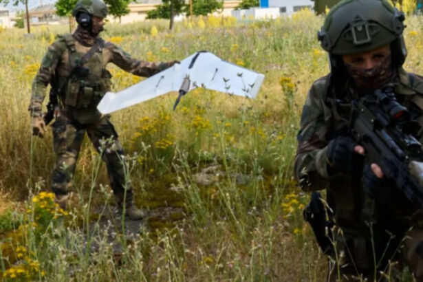 video ucrainenii au primit drone franceze capabile sa loveasca tinte aflate la 25 km departare renault ar putea produce uav uri in ucraina 6858d9be4fb13