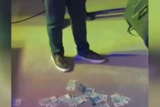 video un primar psd arunca cu bani la o petrecere cu manele de zilele comunei 30 de milioane de la mine pentru voi tata a a fara numar 68518dea56b7f