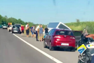 videofoto un mort si mai multi raniti dupa ce un autocar plin cu copii s a rasturnat pe autostrada a2 a fost activat planul rosu de interventie 6858337a2d06f