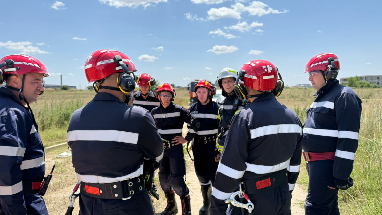 videofoto ziua a doua a exercitiului seism 2025 peste 20 000 de victime aproape 50 de localitati afectate in 23 de judete inclusiv capitala 68582571cb267