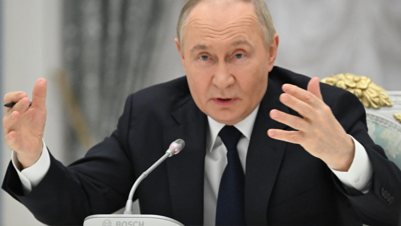 Vladimir Putin susține că „guvernul ilegitim de la Kiev” a evoluat într-o „entitate teroristă” 1 vladimir putin afirma ca regimul ilegitim de la kiev s a transformat intr o organizatie terorista 68409fb3961fb