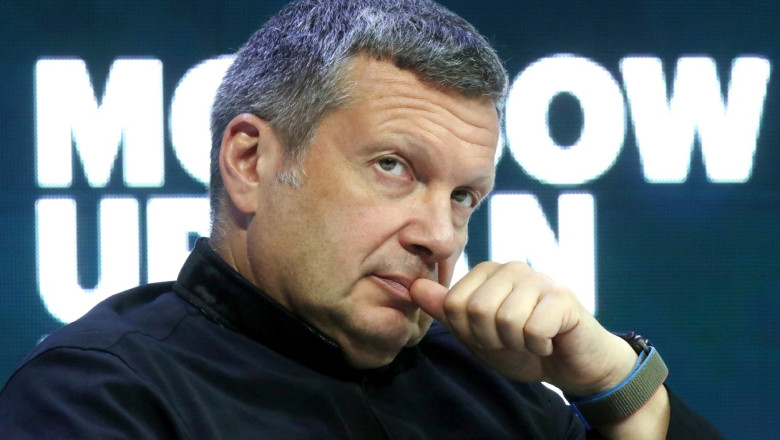 Vladimir Soloviov, susținătorul lui Putin, propune atacuri aeriene asupra bazelor din România utilizate de trupele ucrainene 1 vladimir soloviov propagandistul lui putin vrea bombardarea aerodromurilor din romania care ar fi folosite de forte ucrainene 6846b8a511365