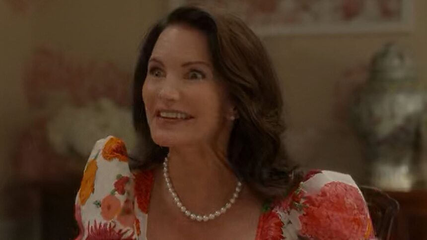 Ce modificări a adus Kristin Davis feței sale? Fanii atenți ai AJLT observă un detaliu ciudat în mijlocul zvonurilor învăluite în mister. 1 what has kristin davis done to her face eagle eyed ajlt fans spot strange detail amid wild rumors 685ef930237fb