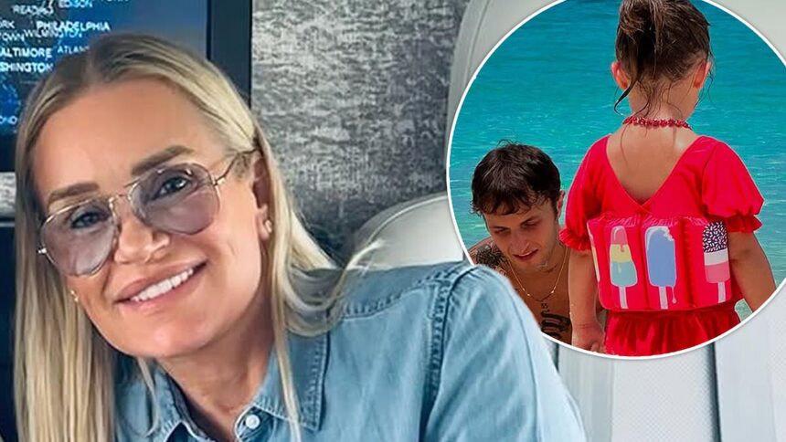 Yolanda Hadid își susține decizia de a posta imaginea fiicei lui Gigi Hadid, în ciuda criticilor primite din partea fanilor pentru conținutul considerat „inadecvat”. 1 yolanda hadid defends sharing photo of gigi hadids daughter after fans blast her for inappropriate post 685abe4066839