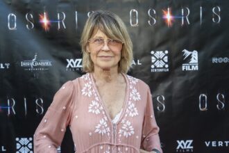 actress best known for her work alongside arnold schwarzenegger looks unrecognizable can you guess who 686eee35269db