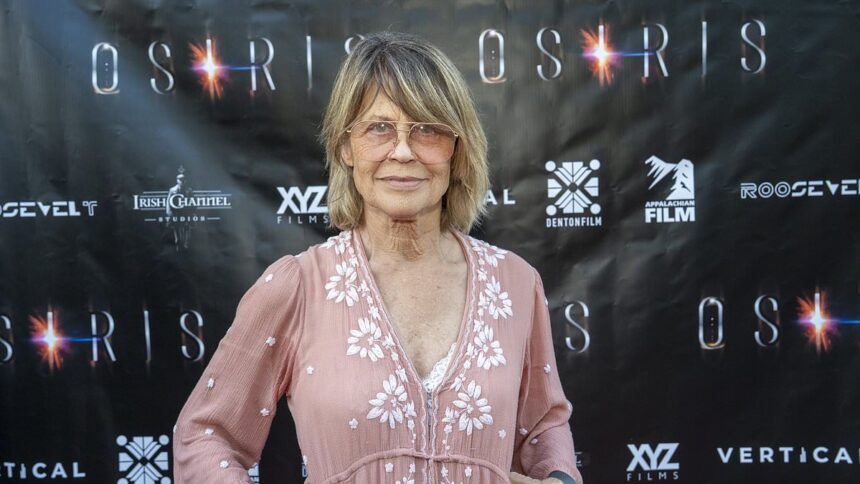 Actrița celebră pentru colaborările cu Arnold Schwarzenegger apare într-o formă surprinzătoare... Îți dai seama cine este? 1 actress best known for her work alongside arnold schwarzenegger looks unrecognizable can you guess who 686eee35269db