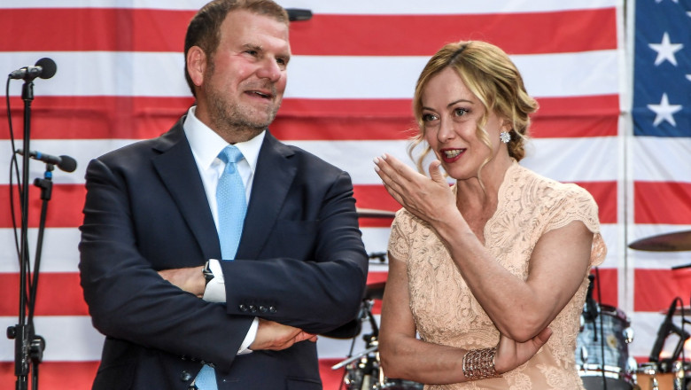 Ambasadorul lui Trump la Roma a ales un stil de viață neobișnuit, preferând confortul iahtului său în locul renumitei Villa Taverna. Care este explicația acestei decizii? 1 ambasadorul lui trump la roma refuza sa locuiasca in celebra villa taverna si prefera sa traiasca pe iahtul sau care este motivul 68872e2924e75