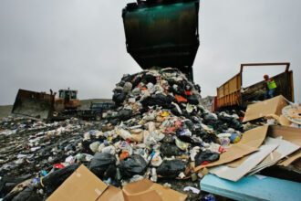 amenzi de aproape 2 milioane de lei dupa controale la gropile de gunoi din mai multe judete ce nereguli grave au fost gasite 687e103947774