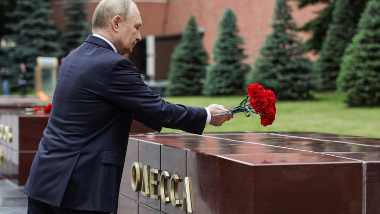 Evaluarea forțelor ucrainene: câte luni pot rezista fără sprijinul Occidentului? Obiectivele lui Putin și impactul asupra României. 1 analiza armata ucraineana mai poate rezista 6 luni fara ajutor occidental care e scopul final al lui putin si ce legatura are cu romania 68636dc876a31