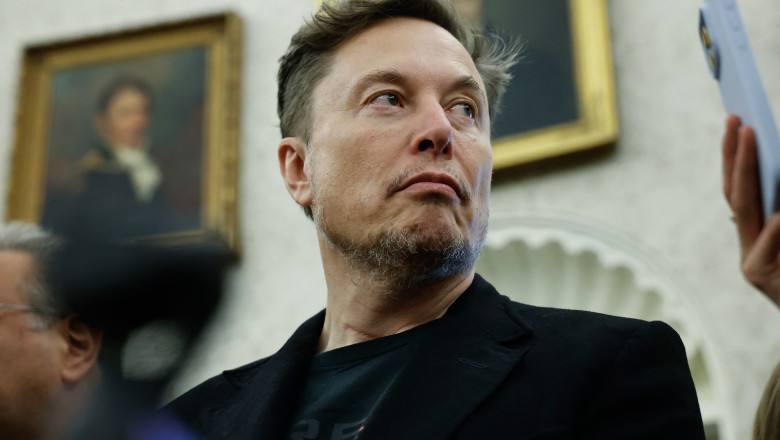 „Elon Musk își revine: strategii pentru a proteja Tesla în fața influenței lui Donald Trump” 1 analiza elon s a trezit in sfarsit cum se lupta musk sa salveze tesla de donald trump efectele legii mari si frumoase a presedintelui 6868ace9a58ed