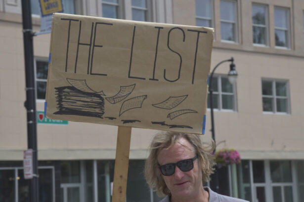 analiza piatra de moara care l scufunda pe donald trump adeptii maga nu inceteaza sa vorbeasca despre dosarul epstein si revolta creste 687cefe3e6cb6