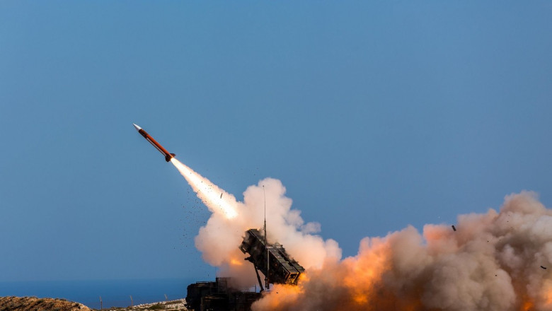 Armata americană intenționează să achiziționeze de patru ori mai multe rachete Patriot decât era prevăzut inițial. 1 armata sua vrea sa cumpere de patru ori mai multe rachete patriot decat era planificat 686e9b6a3e615