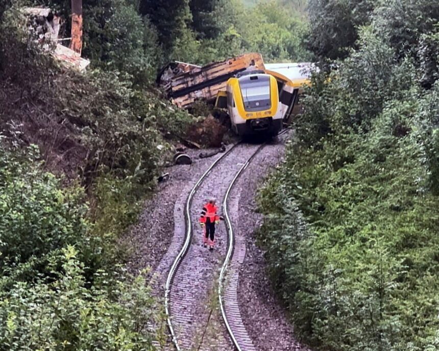 Tragedie în sudul Germaniei: Trei vieți curmate în urma deraierii unui tren 1 at least three people killed after train derails in southern germany 688731094f298