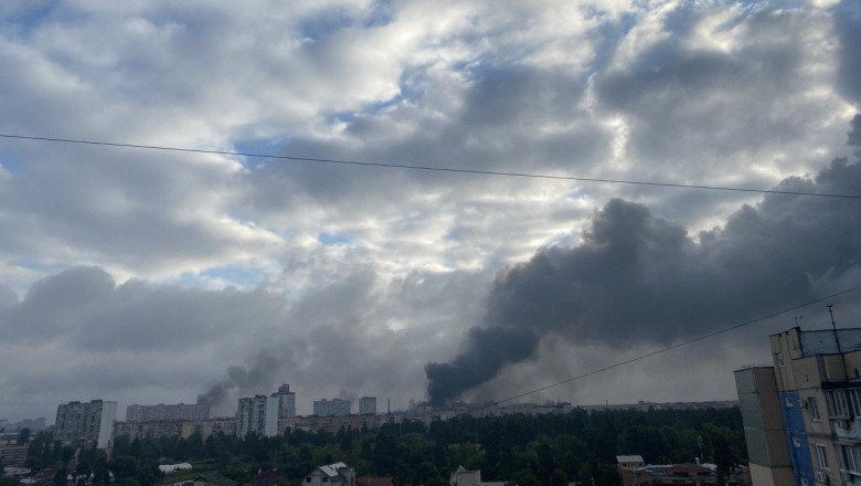 Asalt aerian asupra Kievului: Oamenii caută refugiu în stațiile de metrou. 1 atac cu drone si rachete asupra kievului locuitorii s au adapostit in statiile de metrou 687dd31c3f564