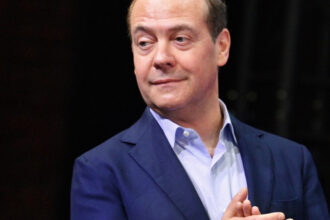 avertismentul lui dmitri medvedev pentru donald trump un pas catre razboi 68887c4da17ea