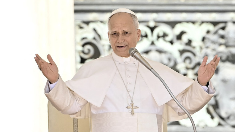 Îndemnul Papei Leon al XIV-lea: Pericolele „bulimiei” de conectivitate în societatea contemporană 1 avertismentul papei leon al xiv lea societatea se imbolnaveste din cauza bulimiei conexiunilor digitale 688a2f674a344