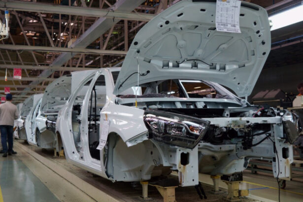 avtovaz cel mai mare producator auto din rusia vrea sa reduca saptamana de lucru au scazut vanzarile iar china ii face concurenta 68807e2d7a311