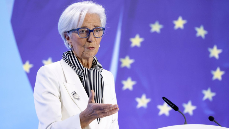 Banca Centrală Europeană păstrează dobânda-cheie constantă, anticipând un acord comercial între UE și SUA. Declarațiile lui Christine Lagarde 1 banca centrala europeana mentine dobanda cheie neschimbata in asteptarea unui acord comercial ue sua mesajul lui christine lagarde 6882653f5f861