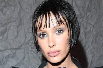 bianca censori poses nearly nude for raunchy kanye west photo shoot 686de290e6e30