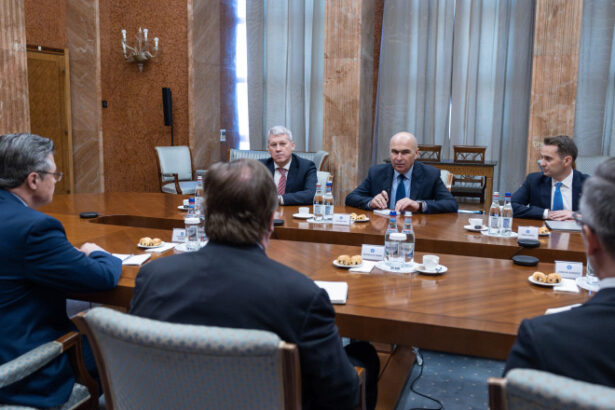 bolojan discutii cu atlantic council cea mai cunoscuta organizatie de analiza strategica din sua despre securitatea regionala 6863e194c2c31