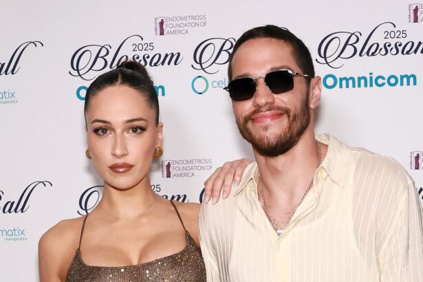 breaking newspete davidson expecting first child with girlfriend elsie hewitt after whirlwind romance 6877ee69b6e2a