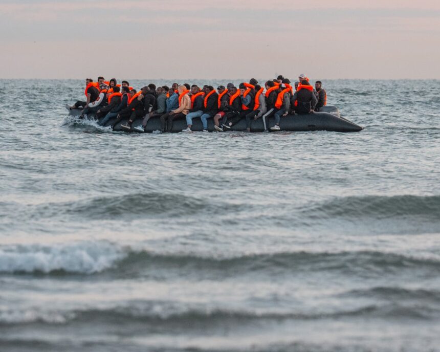 Marea Britanie se așteaptă ca UE să consimtă la acordul de migrație cu Franța, afirmă Yvette Cooper. 1 britain expects eu to approve migration deal with france says yvette cooper 68710021dcc94