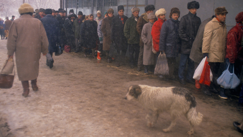 Bucureștiul din 1989 surprins în imagini neștiute: secvențe rare dintr-o epocă tumultoasă 1 bucurestiul anului 1989 filmat cu camera ascunsa filmari inedite care nu au mai fost prezentate pana acum in tara 6888a54754a33
