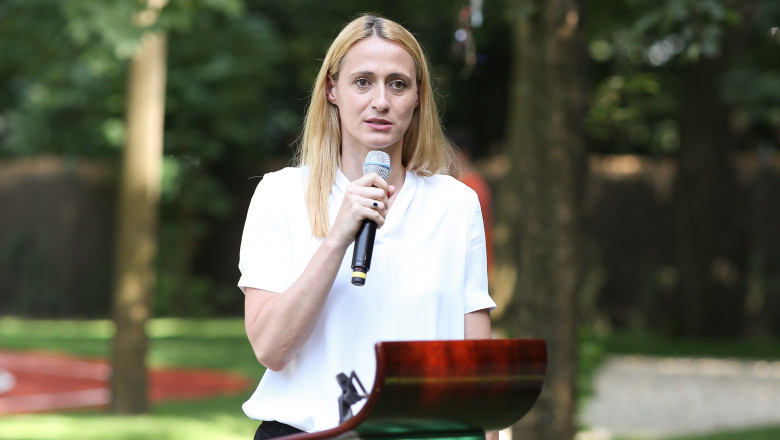 Camelia Potec, despre performanța lui Popovici în finala CM: „Își va dori să obțină o clasare cât mai bună, poate chiar un nou record personal.” 1 camelia potec dupa calificarea lui popovici in finala cm va incerca sa se claseze cat mai sus poate chiar si cu un record personal 6888ad9cb7cee