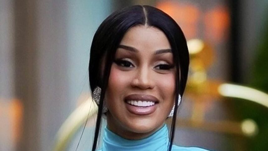 Cardi B își transformă look-ul în stil Kim Kardashian, în plin proces de divorț de Offset. 1 cardi b gets a kim kardashian makeover amid bitter offset divorce 6869cde36a639