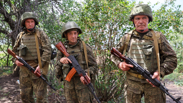 Ce câștiguri ar putea avea Rusia pe câmpul de luptă în cele 50 de zile propuse de Trump: „Dintre 3 soldați ruși care ne atacă, 2 cad, iar ultimul se retrage în tranșee.” 1 ce poate obtine rusia pe front in cele 50 de zile oferite de trump din 3 rusi care ne ataca doi mor iar ultimul ajunge la transee 687c710f0bc2c