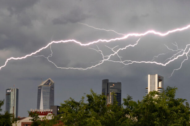 cel mai lung fulger inregistrat vreodata confirmat oficial de omm cati kilometri a avut si unde a fost observat 688ba2cc11fb9