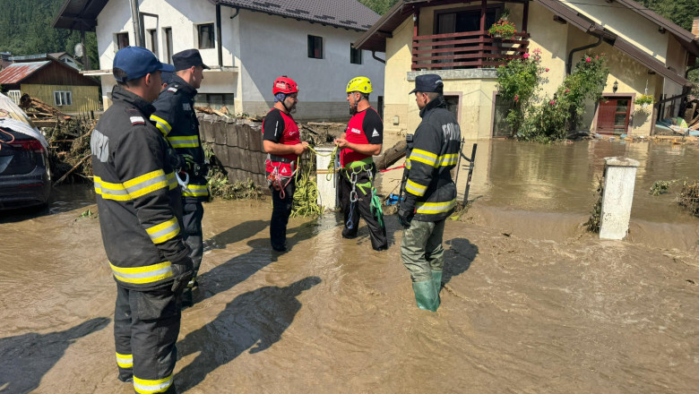 Peste 600 de cetățeni din Broșteni își părăsesc locuințele, dezvăluie edilul orașului 1 cel putin 600 de locuitori din brosteni nu stau in casele lor afirma primarul orasului 688a6cf3cdf25
