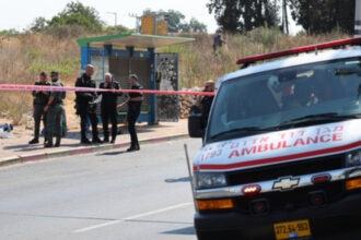 cel putin 8 raniti in israel dupa ce o masina a intrat in oamenii care asteptau intr o statie de autobuz 688209915a2e7