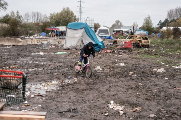 children crossing channel from france exposed to teargas report says 6863ef2a8b3dd