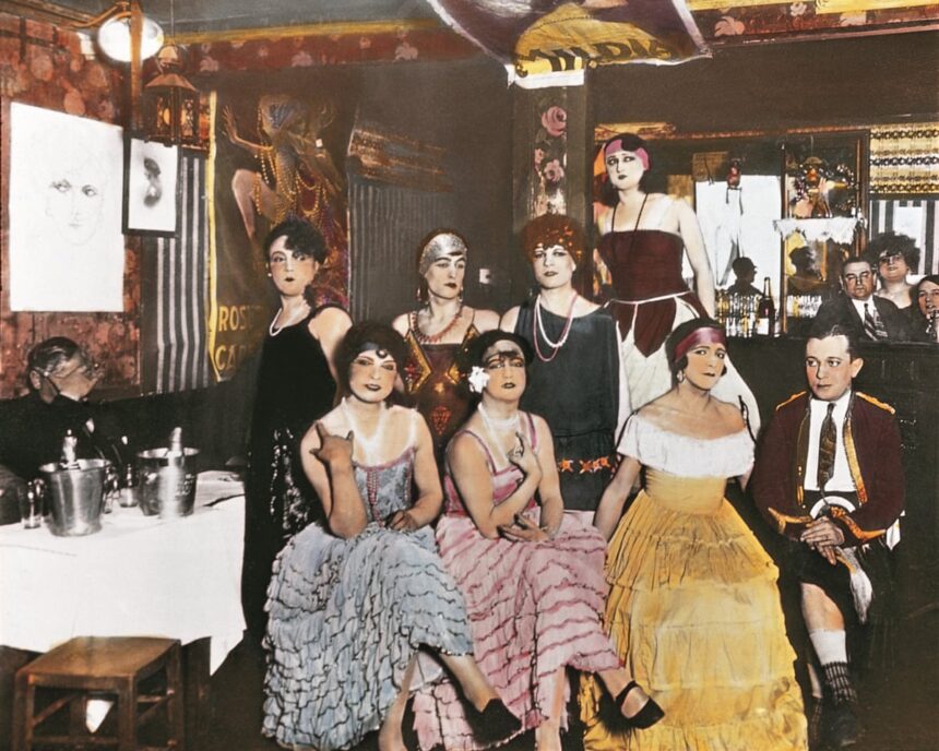 „Orașul celor singuri”: Anii nebuni ai Parisului interbelic, redescoperiți în toată splendoarea lor 1 city of singles cosmopolitan prewar pariss crazy years brought to life 68835816f2884