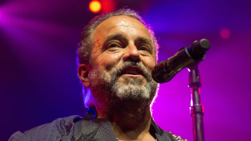 Steaua muzicii country în lupta cu cancerul avertizează că ar putea fi expulzată de Trump: „Aceasta este și țara mea.” 1 country star battling cancer says he may be deported by trump this is my country too 686db028aa1f9