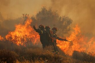 crete wildfire forces 1500 to evacuate as europe heatwave continues 6866b86b5ebb4