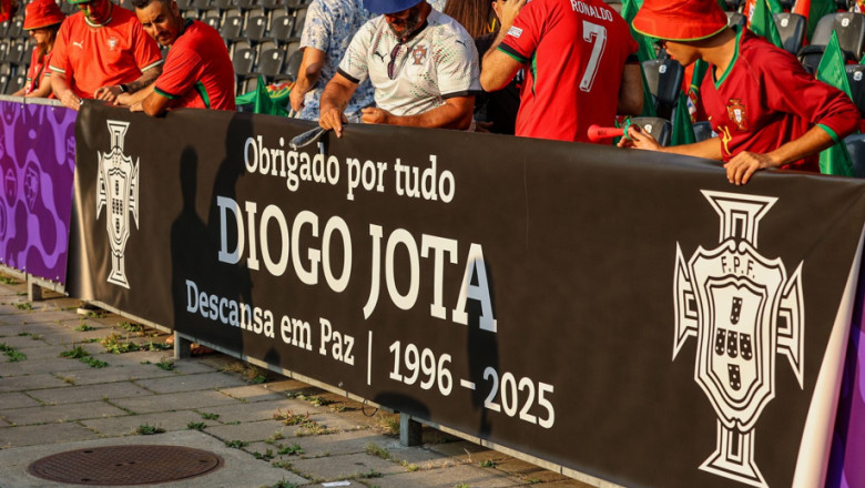 Descoperă numele real al lui Diogo Jota, fotbalistul portughez care a avut o soartă tragică într-un accident rutier. 1 cum il chema de fapt pe diogo jota fotbalistul portughez care a murit intr un accident de masina 6867cd9fbd21c