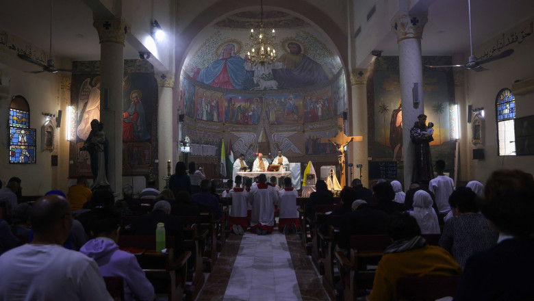 Argumentele Israelului pentru atacul asupra singurei biserici catolice din Gaza, refugiu pentru 500 de oameni: o eroare neintenționată. 1 cum justifica israelul bombardarea singurei biserici catolice din gaza in care se adaposteau 500 de persoane deviere accidentala 6880efd9c9a4a