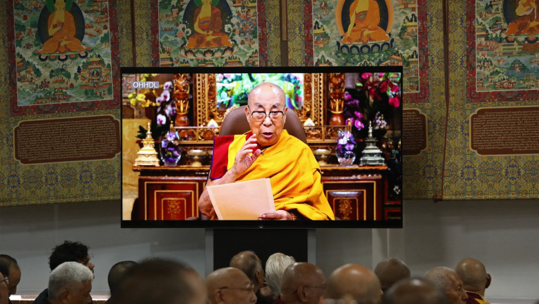 Dalai Lama dezvăluie planurile pentru un succesor după plecarea sa: Importanța acestei decizii majore. 1 dalai lama a anuntat ca va avea un succesor dupa moarte de ce este aceasta o decizie importanta 6864dc84d4182