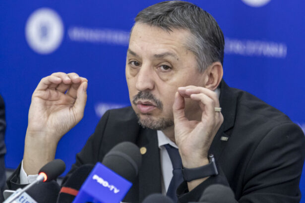 daniel david premierul are demisia mea pe masa din educatie si cercetare nu dam oameni afara 6863a28dda93d