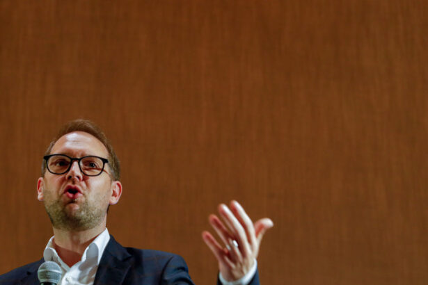 de ce nu a primit presedintele usr cetatenia romana astept ca fiecare roman si ma face in fiecare zi sa ma simt un pic mai roman 687ffc5d4bab5