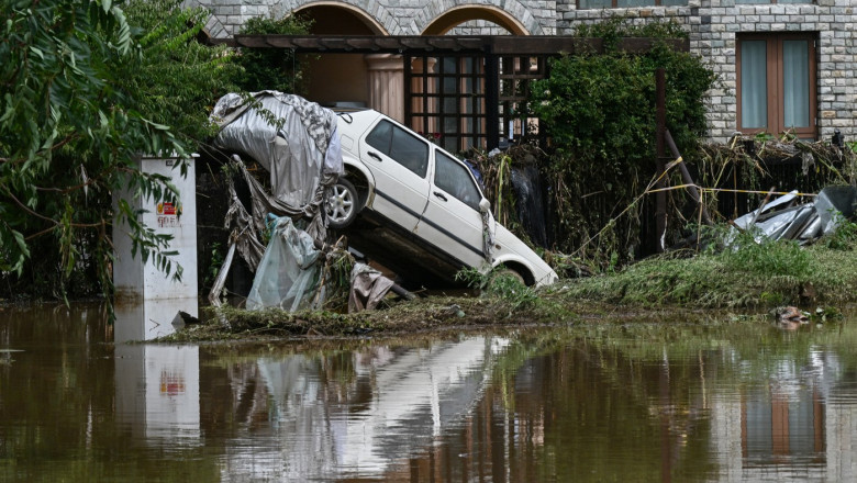 Confesiune surprinzătoare a unui lider chinez: admiterea eșecului guvernului în fața inundațiilor devastatoare din Beijing, soldate cu zeci de victime 1 declaratie rara din partea unui lider chinez a recunoscut esecul statului in cazul inundatiilor care au ucis zeci de oameni in beijing 688b4e0e0308a