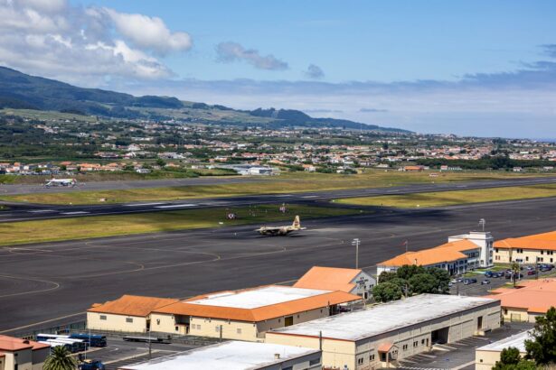 delta flight with roughly 300 passengers diverted to island in atlantic ocean 68705ad870fa6