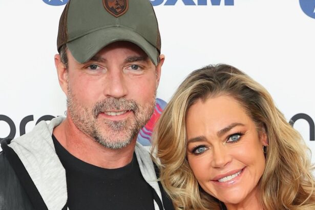 denise richards estranged husband aaron phypers ditches wedding ring as he is blasted by housewives stars 6871aec163eec