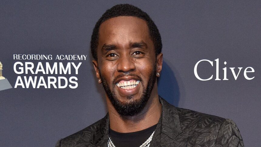 Diddy a fost întâmpinat cu aplauze entuziaste de colegii săi de detenție după o victorie surprinzătoare în instanță. 1 diddy received standing ovation from fellow inmates after shock court victory 686b0792eca7b